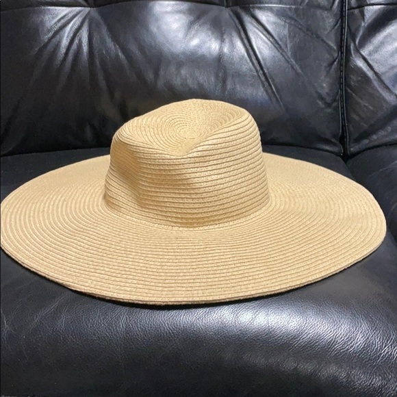 J Crew Women’s Beach Hat - Picture 2 of 4